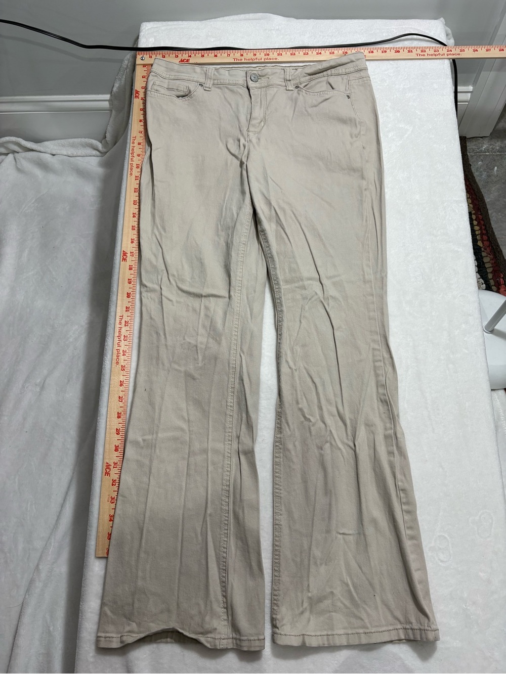 Lei Sophia Hipster Flare Beige Jeans